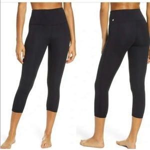 NWOT Zella Studio Lite Crop Leggings